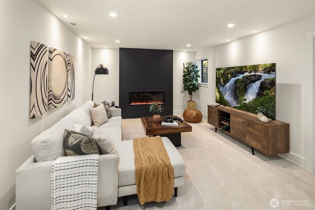 2109 129th Avenue SE, Bellevue, WA 98005