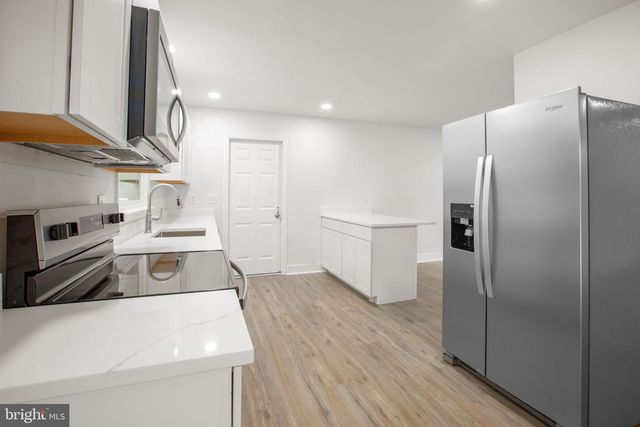 1105 LAKEVIEW PKWY, Locust Grove, VA 22508