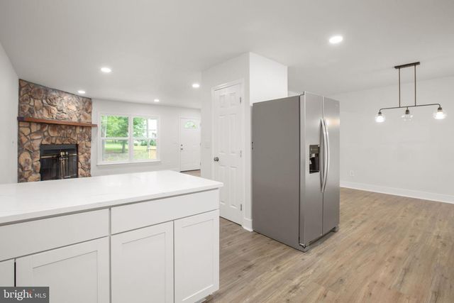1105 LAKEVIEW PKWY, Locust Grove, VA 22508
