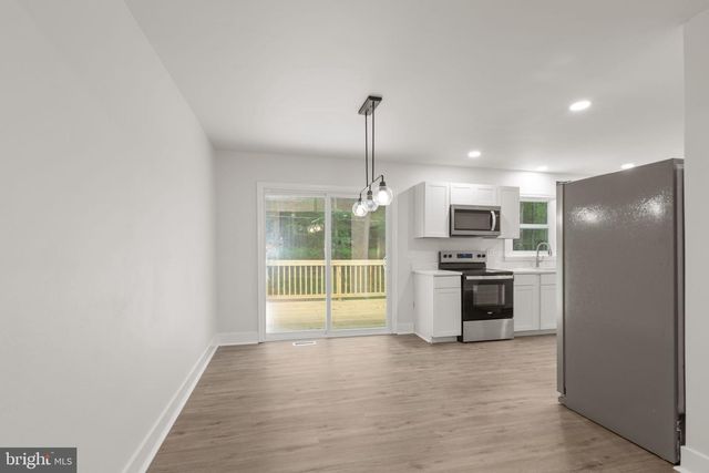 1105 LAKEVIEW PKWY, Locust Grove, VA 22508