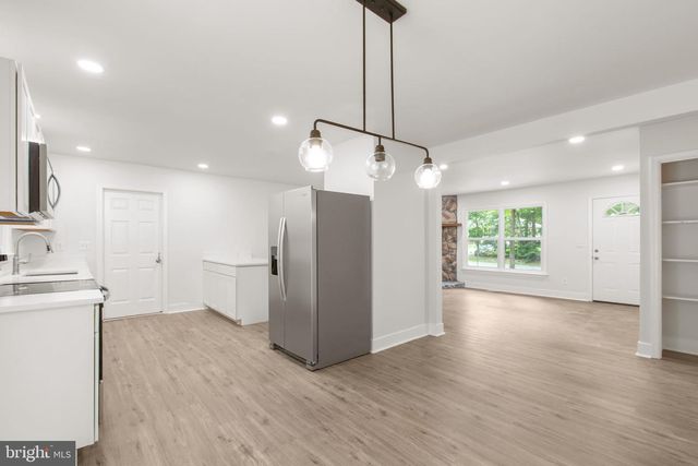 1105 LAKEVIEW PKWY, Locust Grove, VA 22508