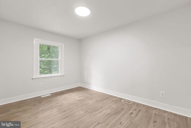 1105 LAKEVIEW PKWY, Locust Grove, VA 22508