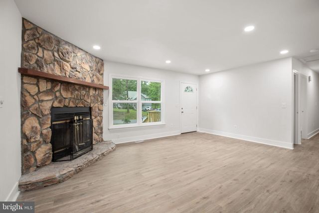 1105 LAKEVIEW PKWY, Locust Grove, VA 22508