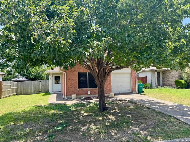 5407 CHAMPIONS HILL DR, San Antonio, TX 78233