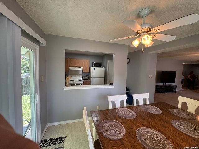 5407 CHAMPIONS HILL DR, San Antonio, TX 78233