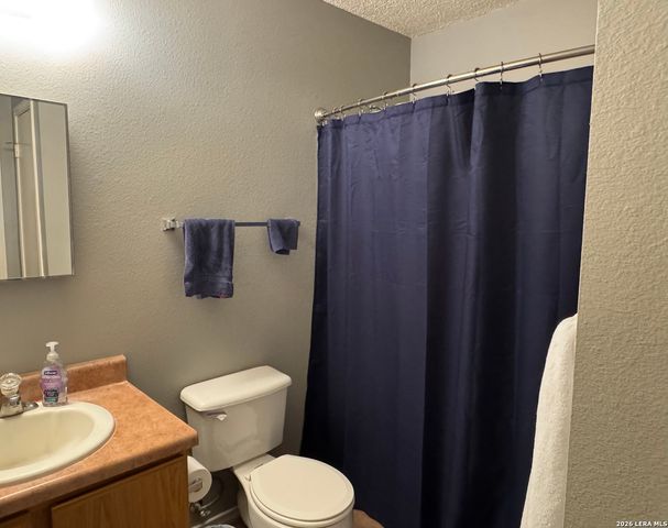 5407 CHAMPIONS HILL DR, San Antonio, TX 78233
