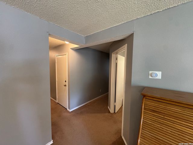 5407 CHAMPIONS HILL DR, San Antonio, TX 78233