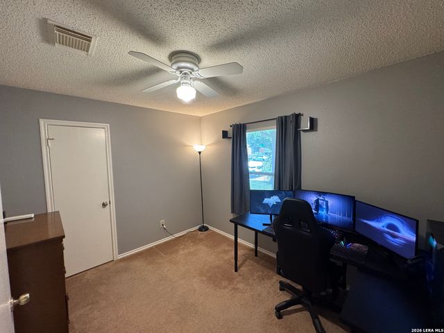 5407 CHAMPIONS HILL DR, San Antonio, TX 78233