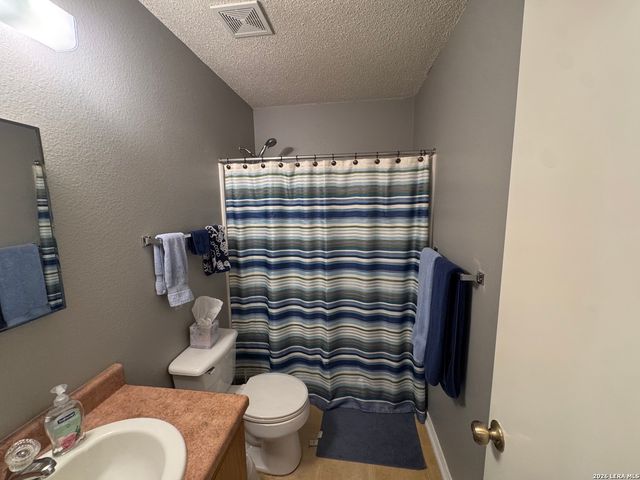 5407 CHAMPIONS HILL DR, San Antonio, TX 78233