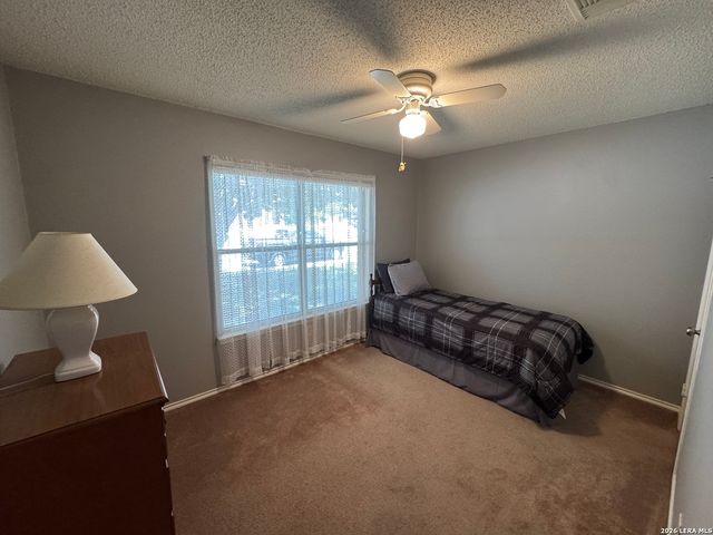 5407 CHAMPIONS HILL DR, San Antonio, TX 78233