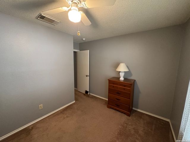 5407 CHAMPIONS HILL DR, San Antonio, TX 78233