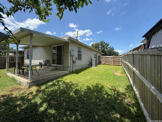 5407 CHAMPIONS HILL DR, San Antonio, TX 78233