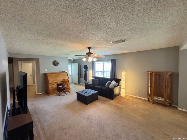 5407 CHAMPIONS HILL DR, San Antonio, TX 78233