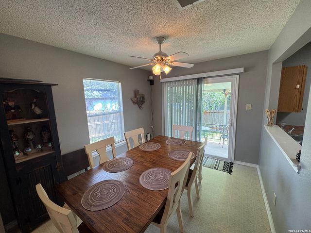 5407 CHAMPIONS HILL DR, San Antonio, TX 78233