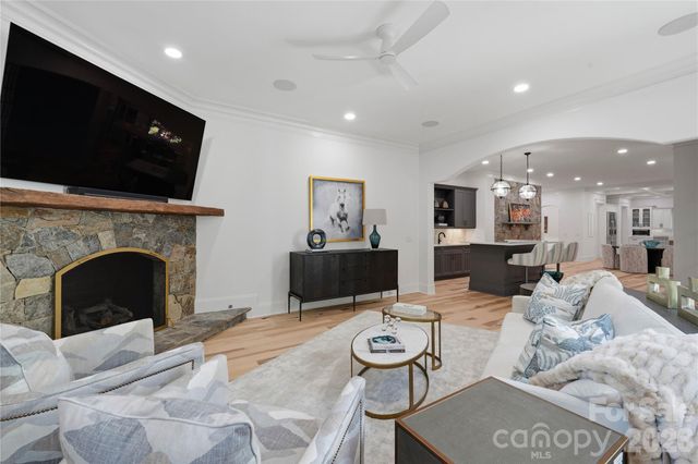 6239 Sharon Hills Road, Charlotte, NC 28210