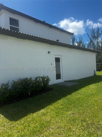 2342 SE 30th St, Homestead, FL 33035