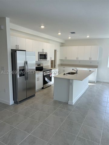 2342 SE 30th St, Homestead, FL 33035