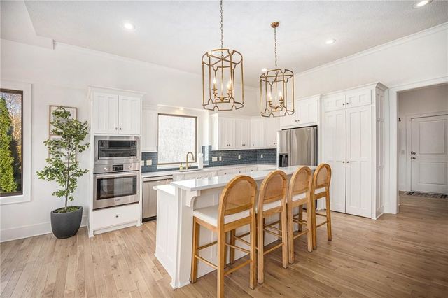 9418 W 161st Terrace, Overland Park, KS 66085