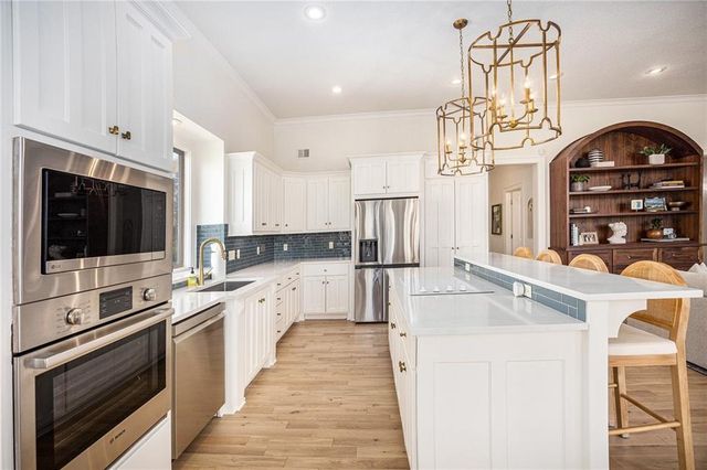 9418 W 161st Terrace, Overland Park, KS 66085