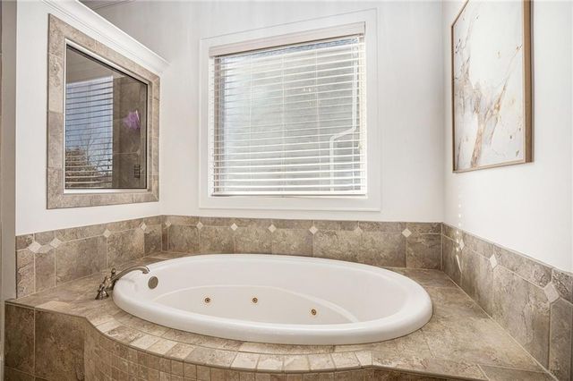 9418 W 161st Terrace, Overland Park, KS 66085