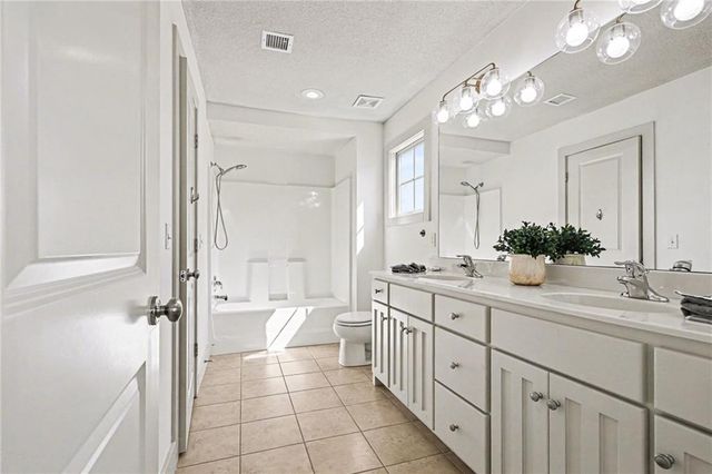 9418 W 161st Terrace, Overland Park, KS 66085