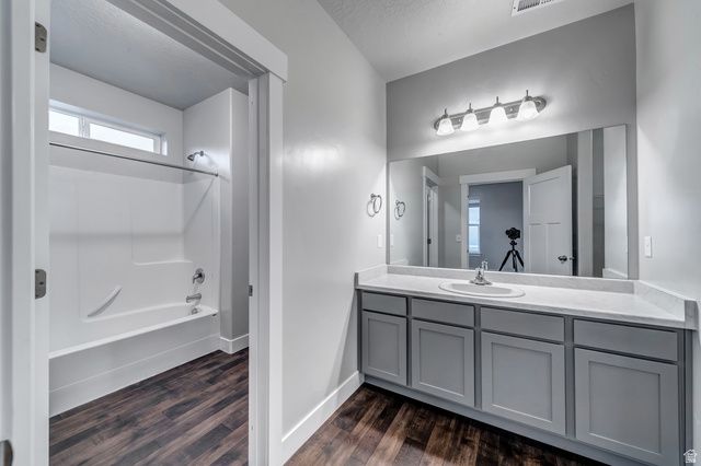 13 W SEASONS DR, Vineyard, UT 84059