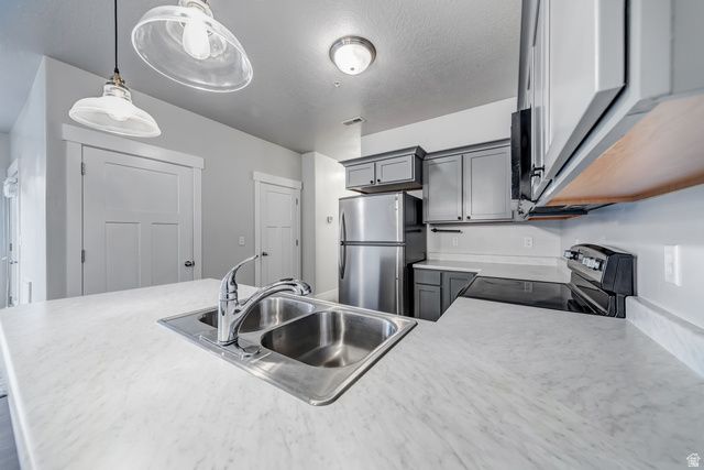 13 W SEASONS DR, Vineyard, UT 84059
