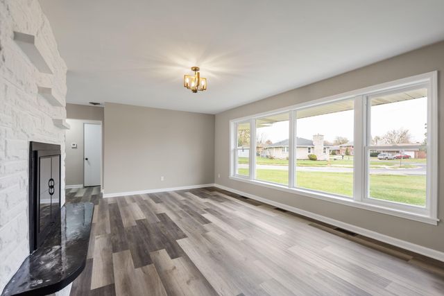 5585 Jackson Street, Merrillville, IN 46410