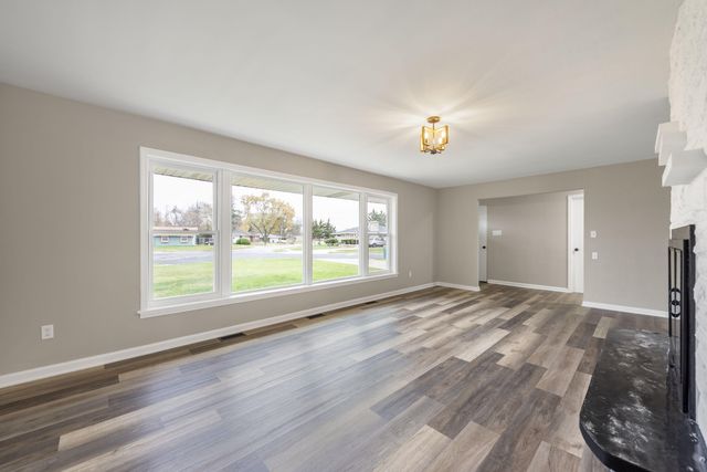 5585 Jackson Street, Merrillville, IN 46410