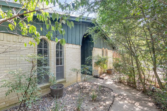 2308 Westwood Drive, Arlington, TX 76012