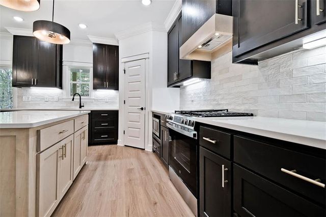 4 Forfar Drive, Bella Vista, AR 72715