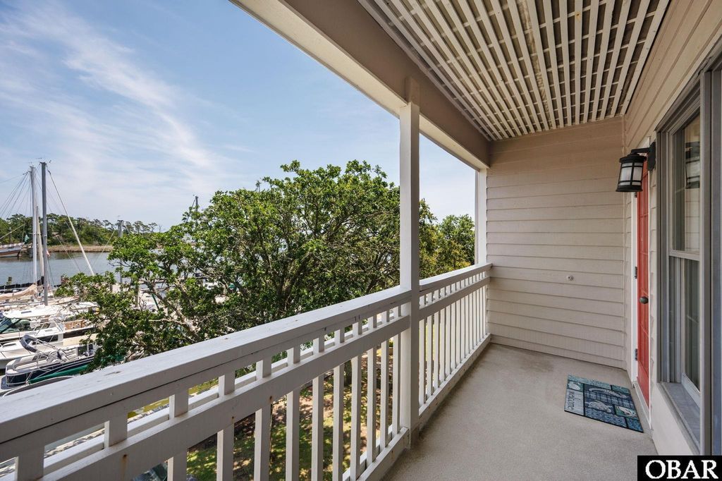 Image 11 of property listing at 207 Queen Elizabeth Ave # 6, Manteo, NC 27954