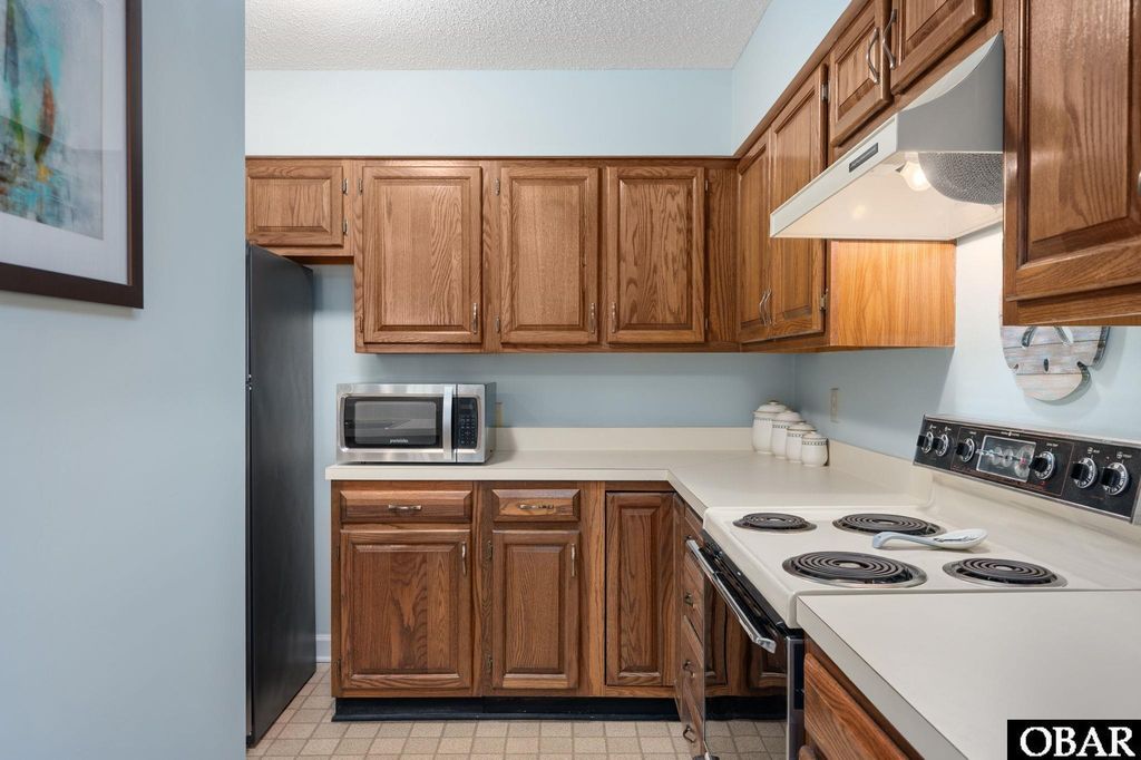 Image 27 of property listing at 207 Queen Elizabeth Ave # 6, Manteo, NC 27954