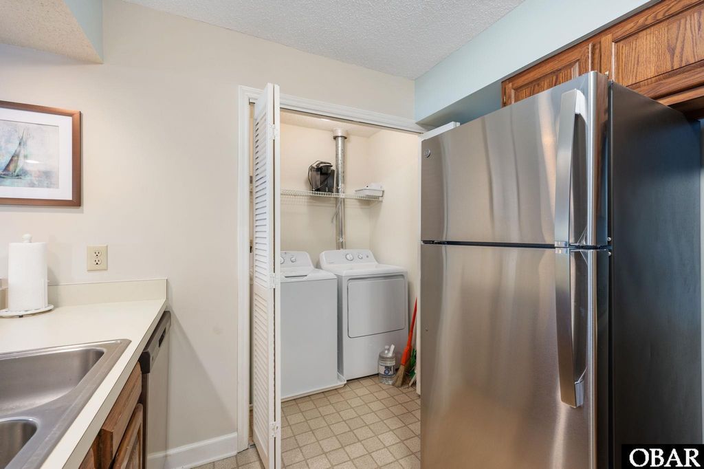 Image 28 of property listing at 207 Queen Elizabeth Ave # 6, Manteo, NC 27954