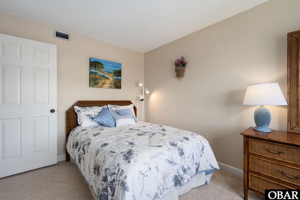 Image 36 of property listing at 207 Queen Elizabeth Ave # 6, Manteo, NC 27954