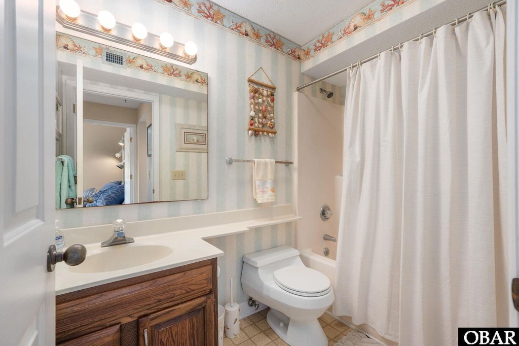 Image 37 of property listing at 207 Queen Elizabeth Ave # 6, Manteo, NC 27954