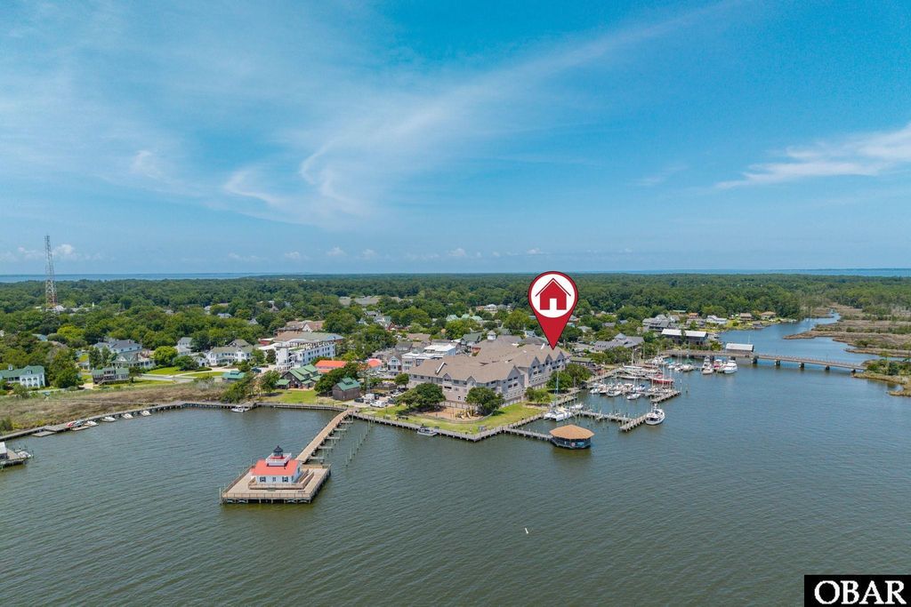 Image 5 of property listing at 207 Queen Elizabeth Ave # 6, Manteo, NC 27954