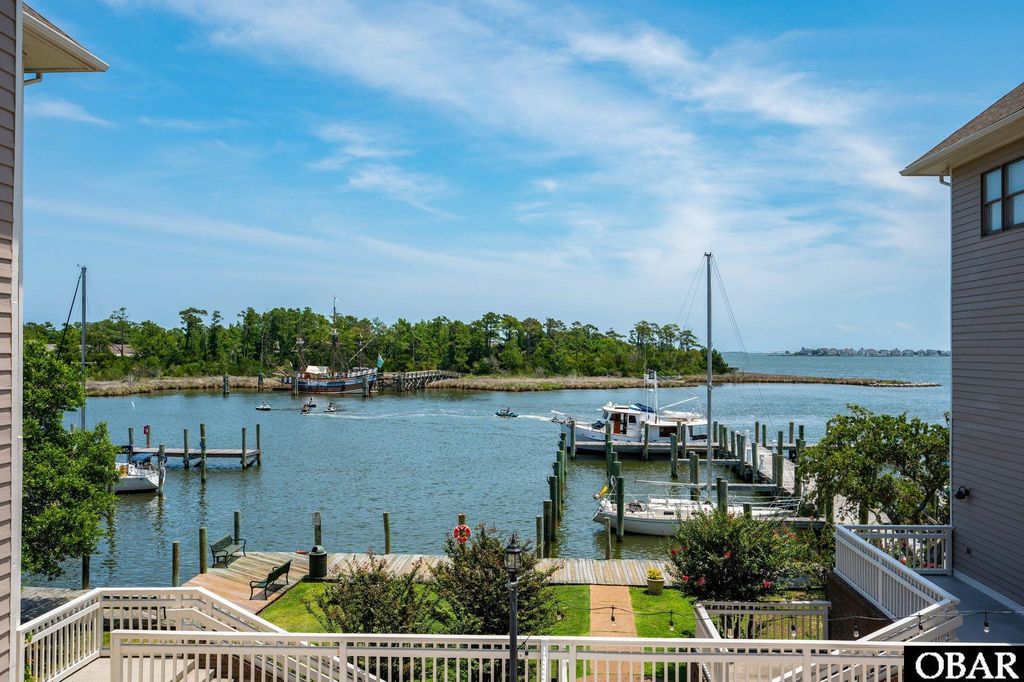 Image 41 of property listing at 207 Queen Elizabeth Ave # 6, Manteo, NC 27954