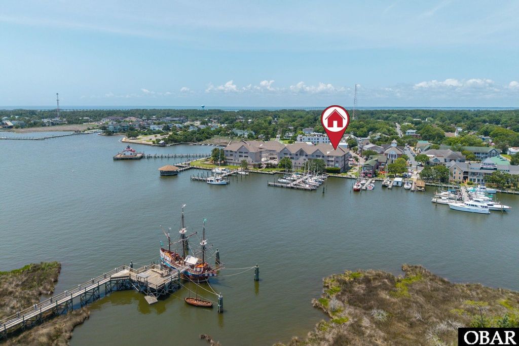 Image 6 of property listing at 207 Queen Elizabeth Ave # 6, Manteo, NC 27954