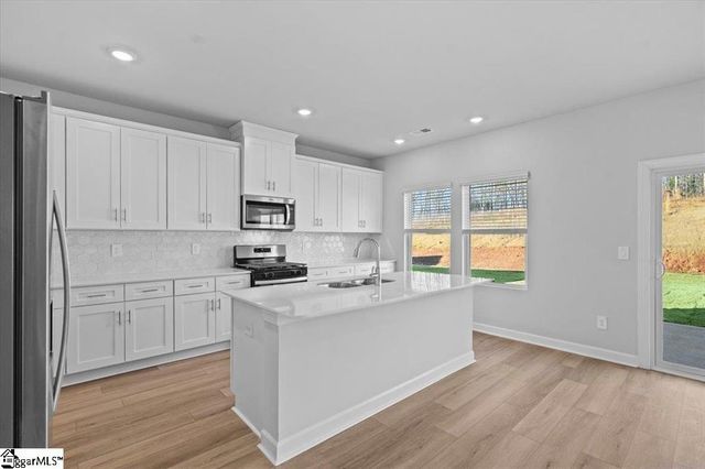 584 Cozy Bluff Road, Spartanburg, SC 29301