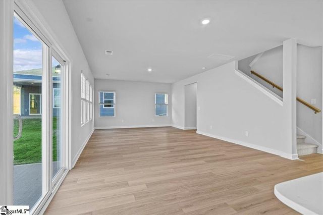 584 Cozy Bluff Road, Spartanburg, SC 29301