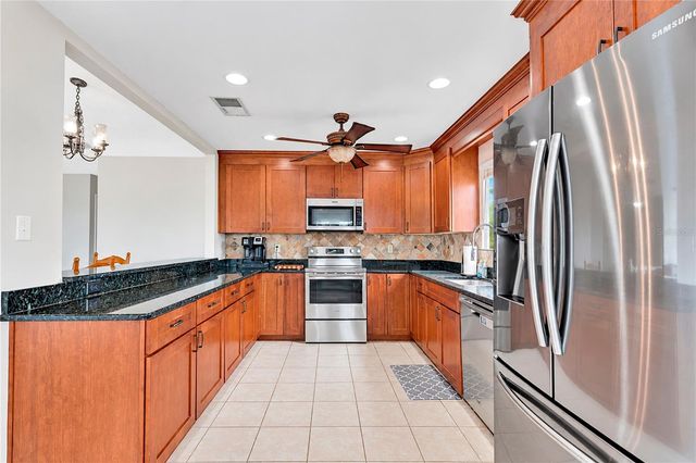 2202 TOPPING PLACE, Eustis, FL 32726