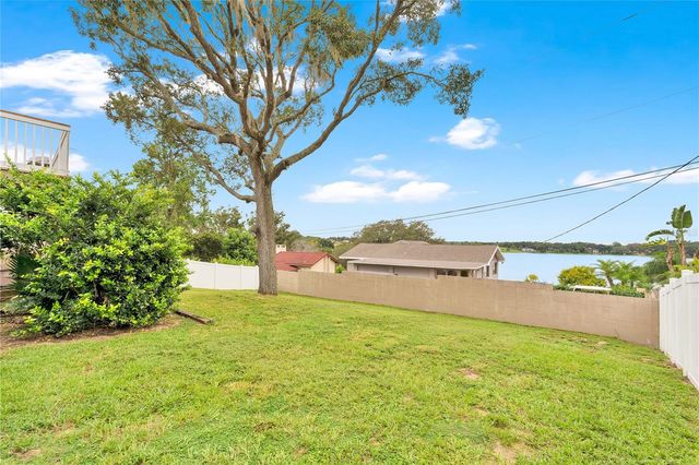 2202 TOPPING PLACE, Eustis, FL 32726