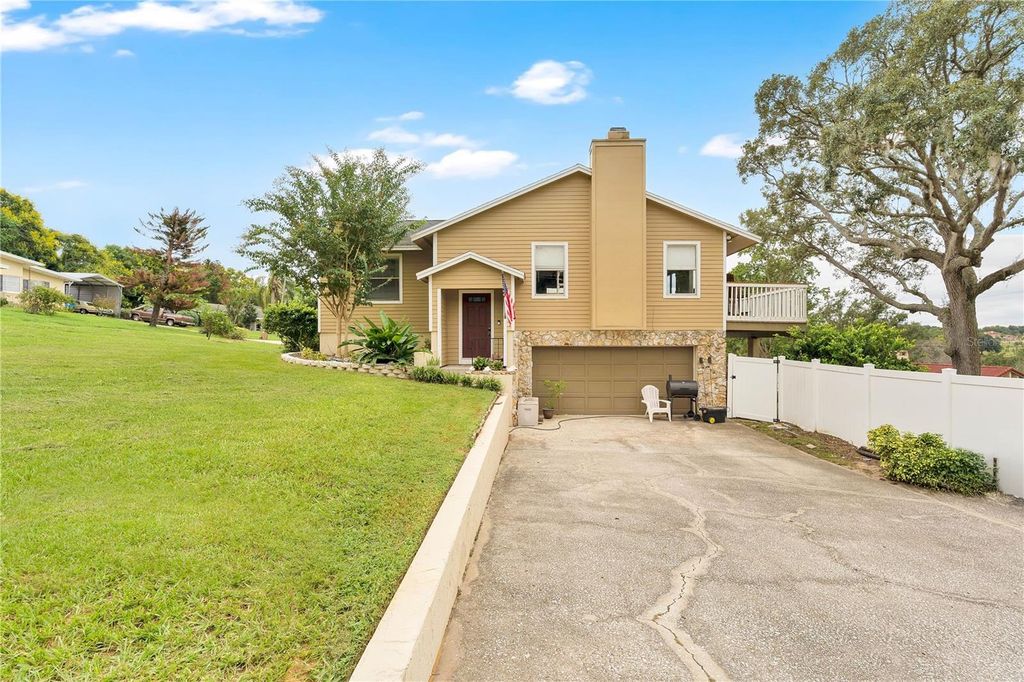 2202 TOPPING PLACE, Eustis, FL 32726