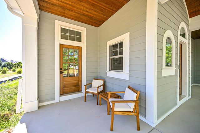 1055 Red Barn LANE, Elm Grove, WI 53122