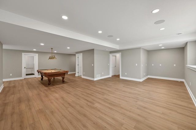 1055 Red Barn LANE, Elm Grove, WI 53122