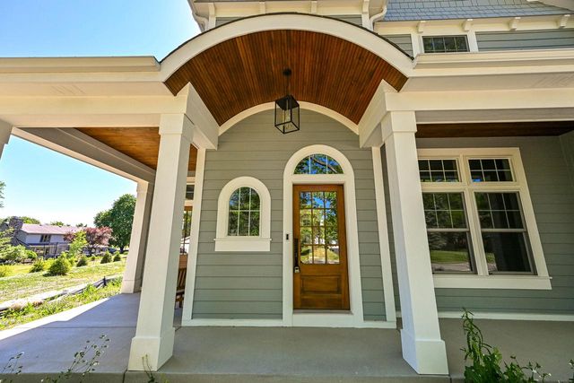 1055 Red Barn LANE, Elm Grove, WI 53122