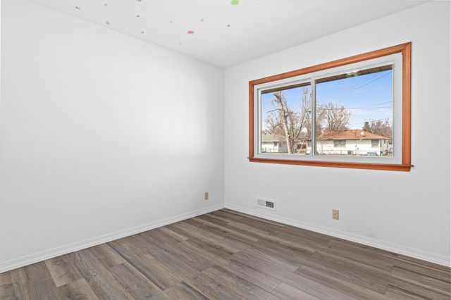 2865 115th Lane NW, Coon Rapids, MN 55433