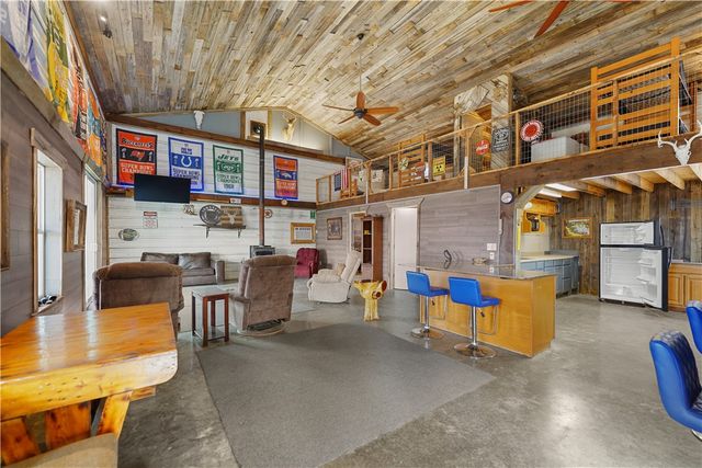 553 Madison 6615, Huntsville, AR 72740