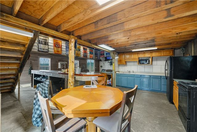 553 Madison 6615, Huntsville, AR 72740